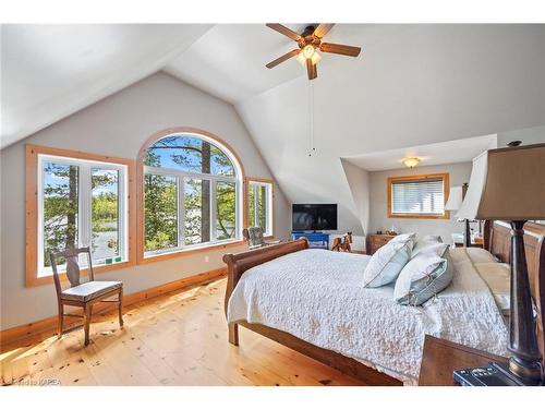 441B Maccomish Lane, Perth Road Village, ON - Indoor Photo Showing Bedroom