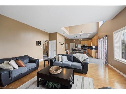 500 Deerview Drive, Kingston, ON - Indoor Photo Showing Living Room
