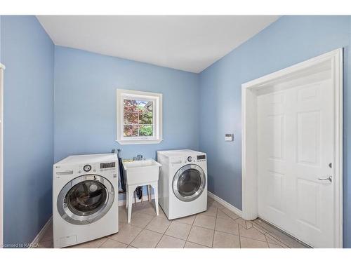 500 Deerview Drive, Kingston, ON - Indoor Photo Showing Laundry Room