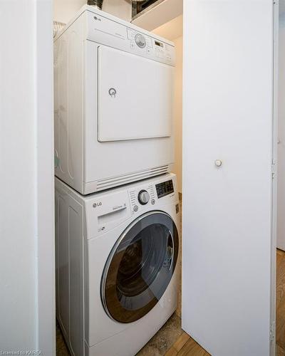 306-165 Ontario Street, Kingston, ON - Indoor Photo Showing Laundry Room