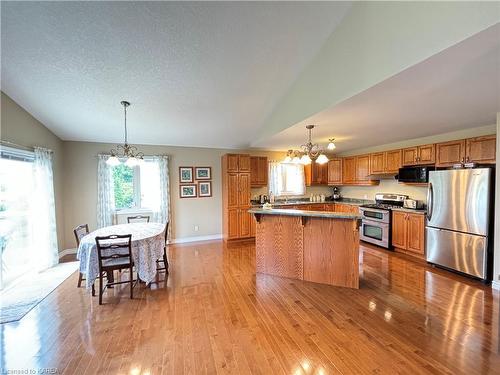 1135 Halifax Drive, Kingston, ON - Indoor Photo Showing Dining Room