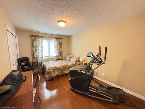 1135 Halifax Drive, Kingston, ON - Indoor Photo Showing Bedroom