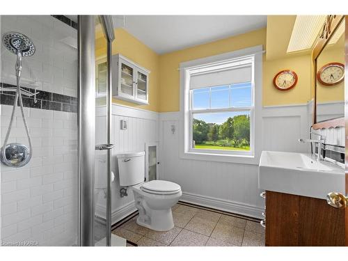 4291 Old Hwy 2, Belleville, ON - Indoor Photo Showing Bathroom