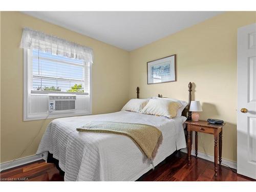 4291 Old Hwy 2, Belleville, ON - Indoor Photo Showing Bedroom