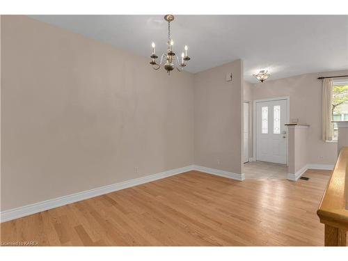 39 Yonge Street, Kingston, ON - Indoor Photo Showing Other Room