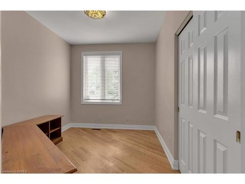 39 Yonge Street, Kingston, ON - Indoor Photo Showing Other Room