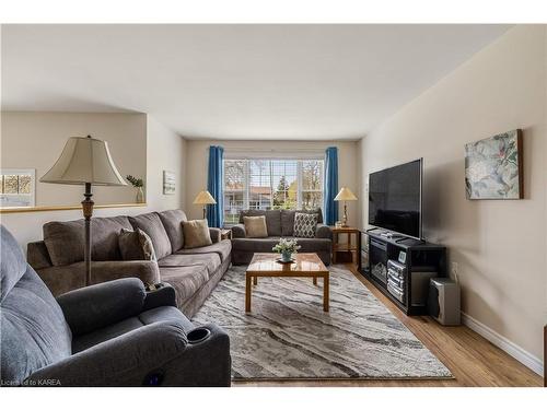 142 Virginia Street, Kingston, ON - Indoor Photo Showing Living Room