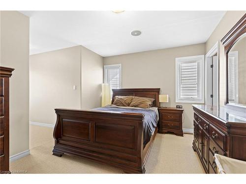 1177 Crossfield Avenue, Kingston, ON - Indoor Photo Showing Bedroom