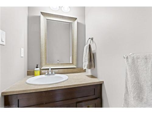 1177 Crossfield Avenue, Kingston, ON - Indoor Photo Showing Bathroom
