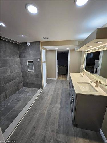 1177 Crossfield Avenue, Kingston, ON - Indoor Photo Showing Bathroom