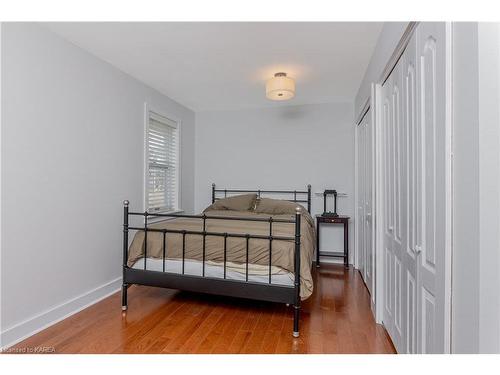 1311 Turnbull Way, Kingston, ON - Indoor Photo Showing Bedroom