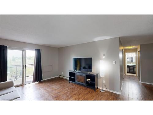 203-745 Davis Drive, Kingston, ON - Indoor Photo Showing Living Room