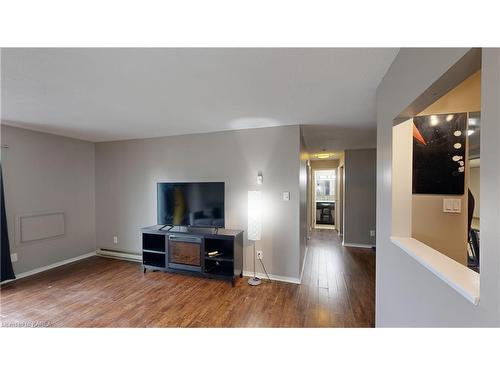 203-745 Davis Drive, Kingston, ON - Indoor Photo Showing Living Room