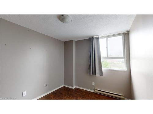 203-745 Davis Drive, Kingston, ON - Indoor Photo Showing Other Room