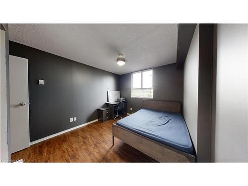203-745 Davis Drive, Kingston, ON - Indoor Photo Showing Bedroom