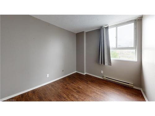 203-745 Davis Drive, Kingston, ON - Indoor Photo Showing Other Room