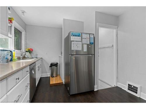 80 Cartwright Street, Kingston, ON - Indoor Photo Showing Kitchen