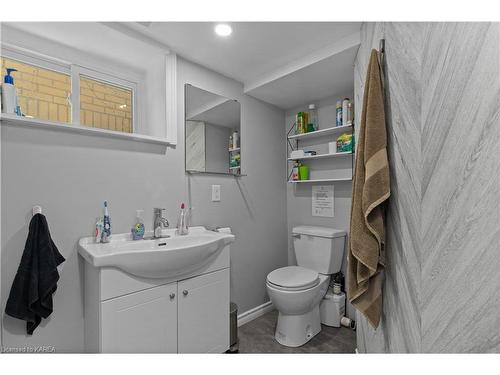 80 Cartwright Street, Kingston, ON - Indoor Photo Showing Bathroom
