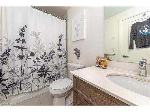 210-129A South Street, Gananoque, ON - Indoor Photo Showing Bathroom