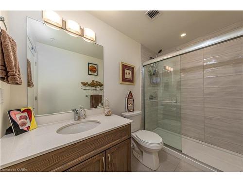 210-129A South Street, Gananoque, ON - Indoor Photo Showing Bathroom