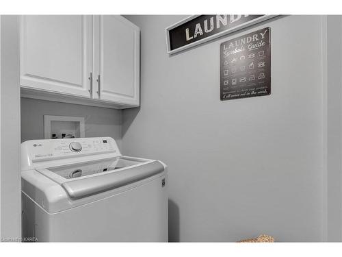 84 Centre Street, Kingston, ON - Indoor Photo Showing Laundry Room