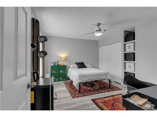 84 Centre Street, Kingston, ON - Indoor Photo Showing Bedroom
