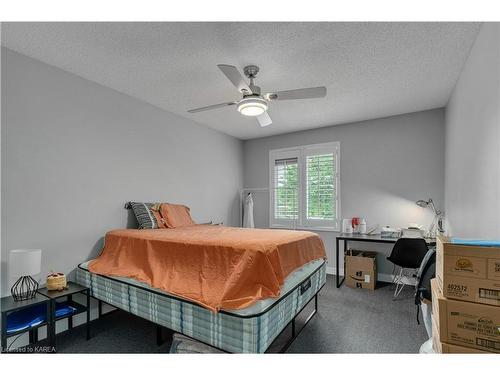 84 Centre Street, Kingston, ON - Indoor Photo Showing Bedroom