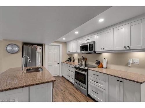 84 Centre Street, Kingston, ON - Indoor Photo Showing Kitchen With Double Sink With Upgraded Kitchen
