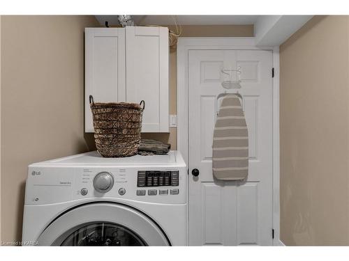 84 Centre Street, Kingston, ON - Indoor Photo Showing Laundry Room