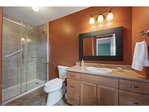 1468 Hanover Drive, Kingston, ON - Indoor Photo Showing Bathroom