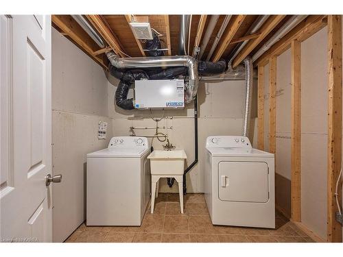 1468 Hanover Drive, Kingston, ON - Indoor Photo Showing Laundry Room