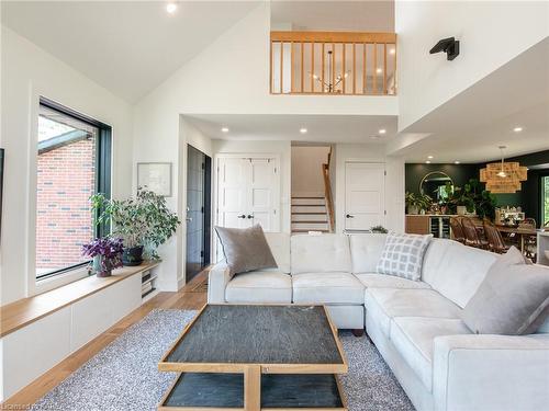 39 Faircrest Boulevard, Kingston, ON - Indoor Photo Showing Living Room