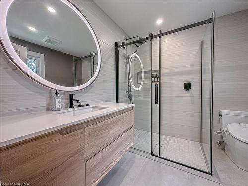 39 Faircrest Boulevard, Kingston, ON - Indoor Photo Showing Bathroom