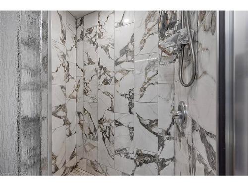 2503 Perth Road, Kingston, ON - Indoor Photo Showing Bathroom