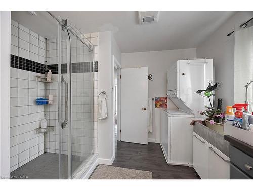 2503 Perth Road, Kingston, ON - Indoor Photo Showing Laundry Room