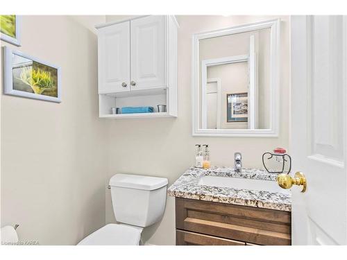 923 Limestone Drive, Kingston, ON - Indoor Photo Showing Bathroom