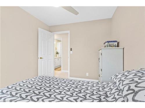 923 Limestone Drive, Kingston, ON - Indoor Photo Showing Bedroom