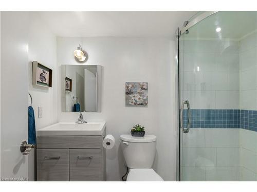 849 Victoria Street, Kingston, ON - Indoor Photo Showing Bathroom