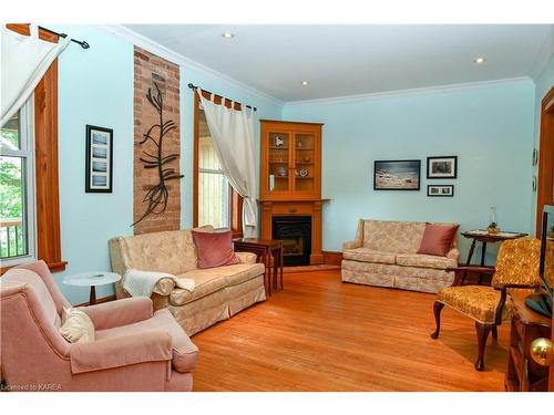 13 Windsor Drive, Gananoque, ON - Indoor