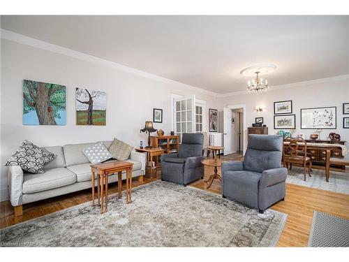 332 Main Street, Deseronto, ON - Indoor Photo Showing Living Room