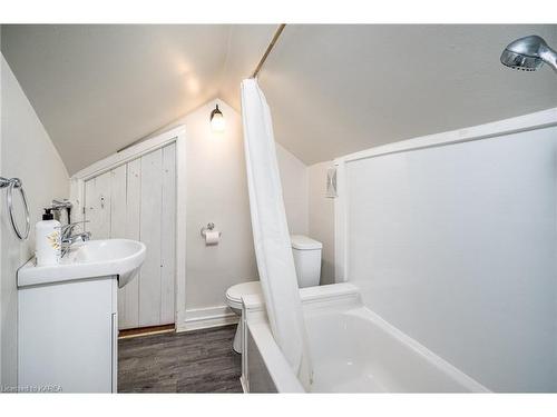 332 Main Street, Deseronto, ON - Indoor Photo Showing Bathroom