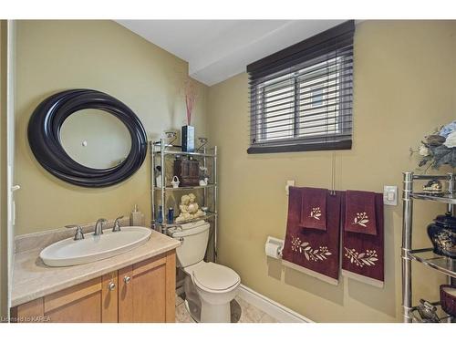 515 Davis Drive, Kingston, ON - Indoor Photo Showing Bathroom