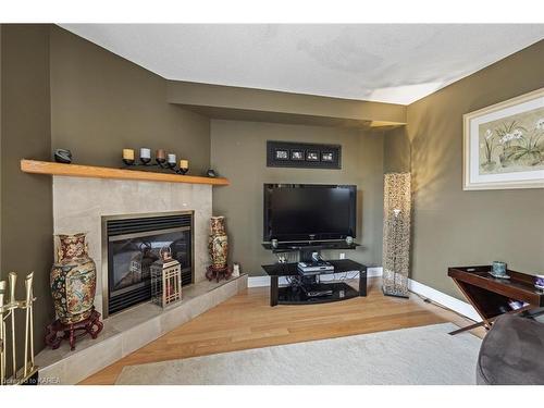 515 Davis Drive, Kingston, ON - Indoor Photo Showing Living Room With Fireplace