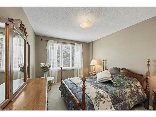 515 Davis Drive, Kingston, ON - Indoor Photo Showing Bedroom