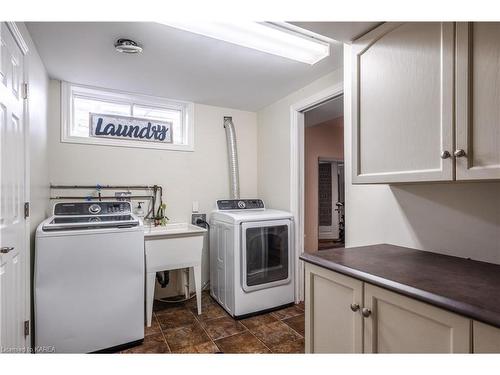 548 Quail Court, Kingston, ON - Indoor Photo Showing Laundry Room