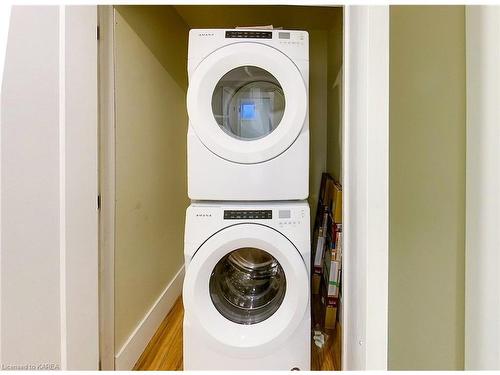 74 Third Avenue, Kingston, ON - Indoor Photo Showing Laundry Room