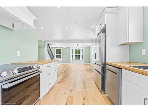 1573 Shales Road, Perth Road Village, ON - Indoor Photo Showing Kitchen