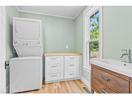 1573 Shales Road, Perth Road Village, ON - Indoor Photo Showing Laundry Room