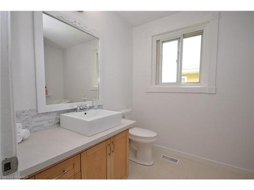 1099 Pinewood Place, Kingston, ON - Indoor Photo Showing Bathroom