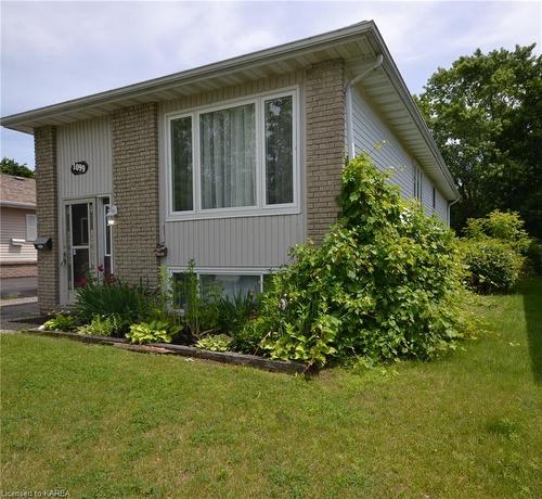 1099 Pinewood Place, Kingston, ON - Outdoor